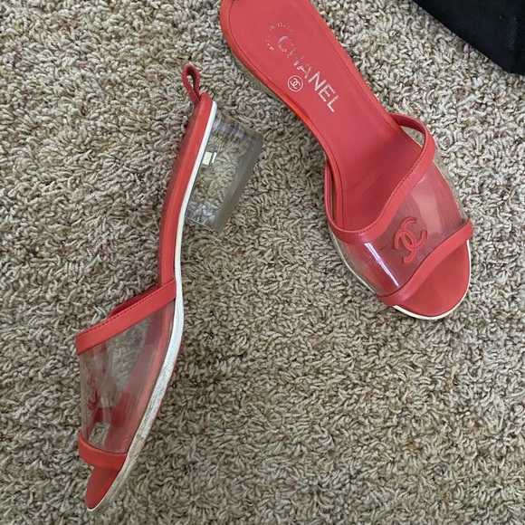 CHANEL slides - Picture 5 of 9